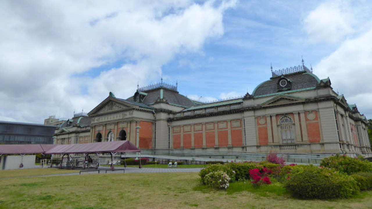 京都国立博物館（徒歩19分）