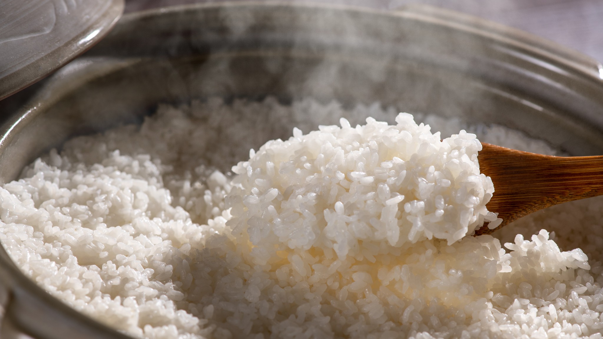 宮崎産の特A米。コクがありながらもさっぱりした味わいは、自慢のうなぎと相性抜群です。