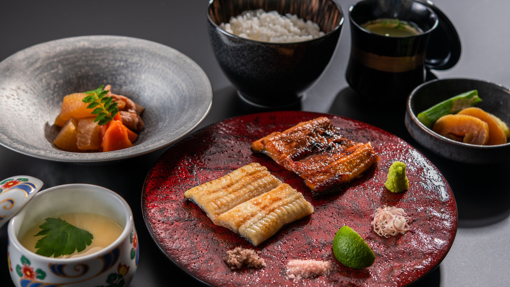 夕食は当館レストラン「うなぎ 海雲」のうなぎ御膳をお召し上がりください♪