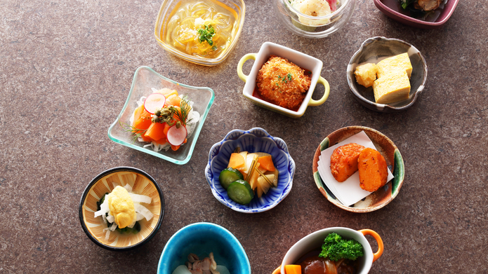 『銀座朝食ラボ』（朝7:00〜11:00）江戸東京をまるごと楽しめる、色とりどりの小鉢。