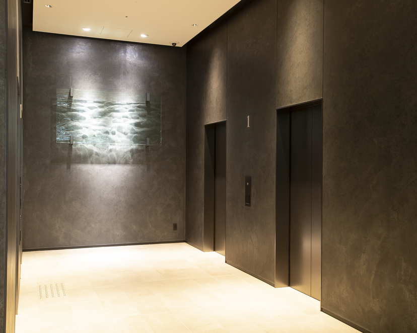 1F エレベーターホール