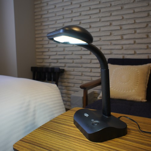 貸出の電気スタンド。数に限りがございますので、ご了承ください