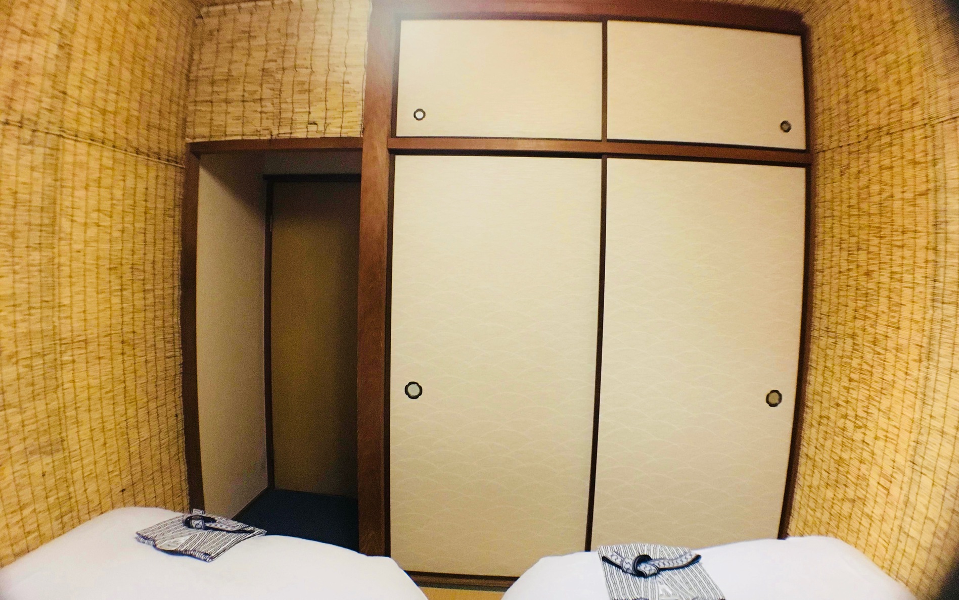 テシガハラ部屋２ Reverse angle of twin-bed rooms