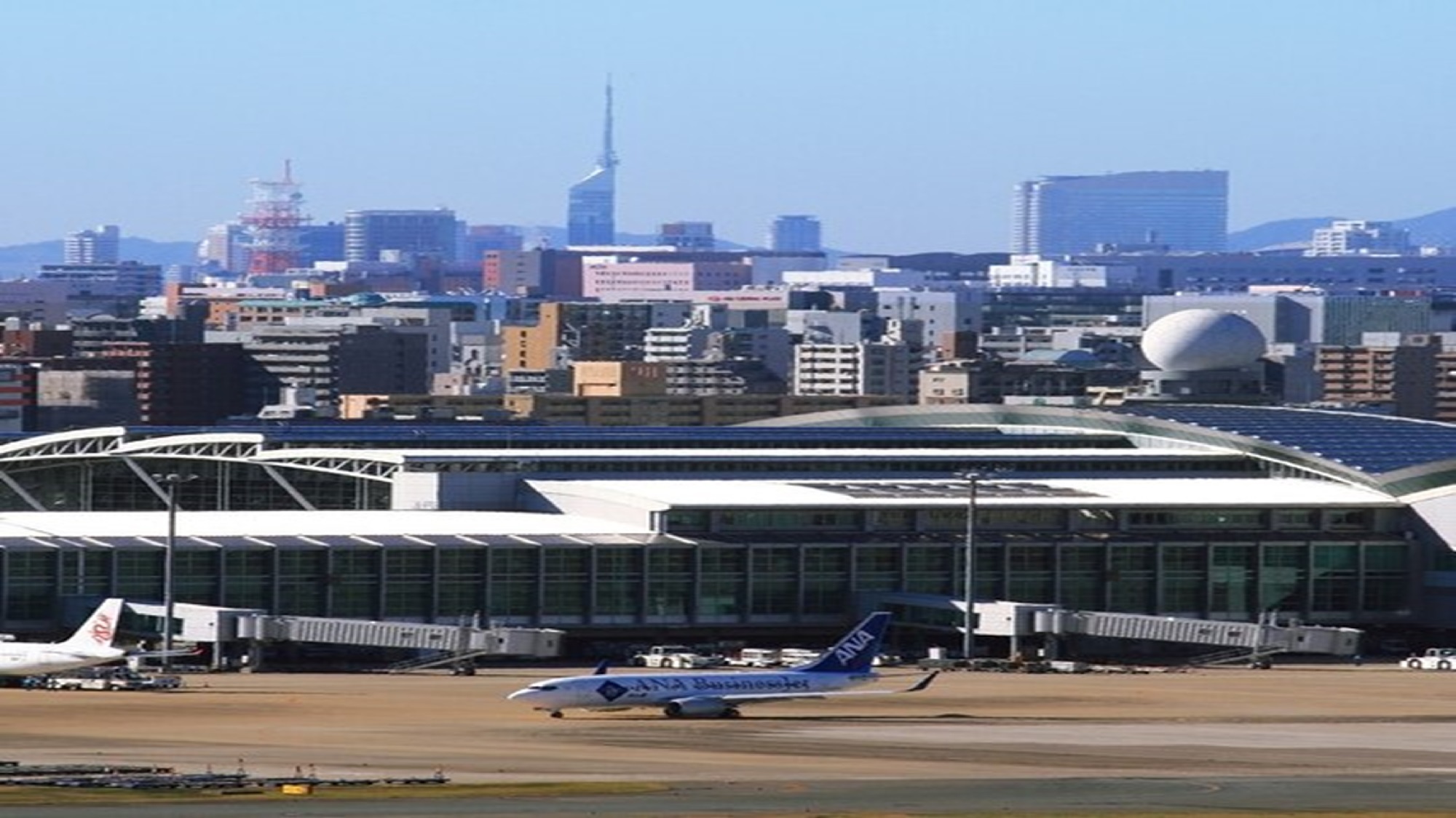 福岡空港（昼）