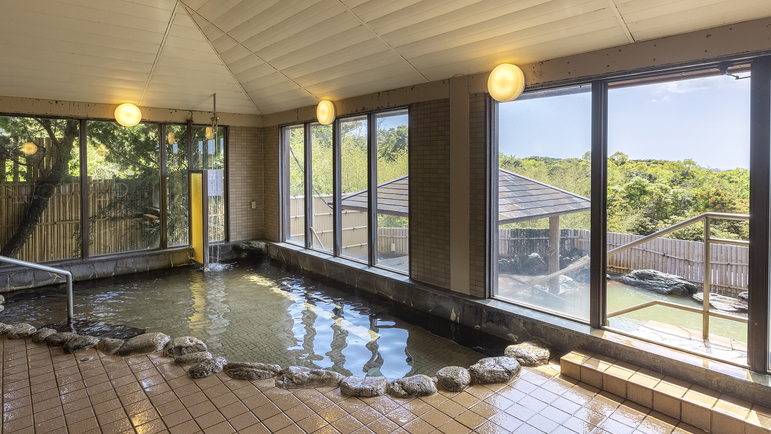 【露天風呂-奥岳温泉】褐色のにごり湯が特徴！疲労回復にも効果があり、身体の芯から温まる天然温泉です