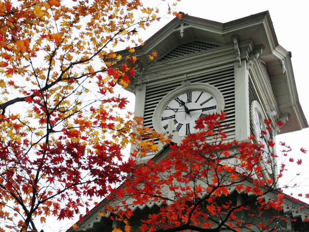 周辺観光｜札幌市時計台（徒歩で約7分）