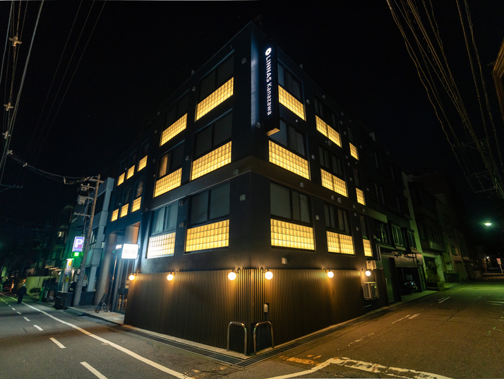 外観（夜）