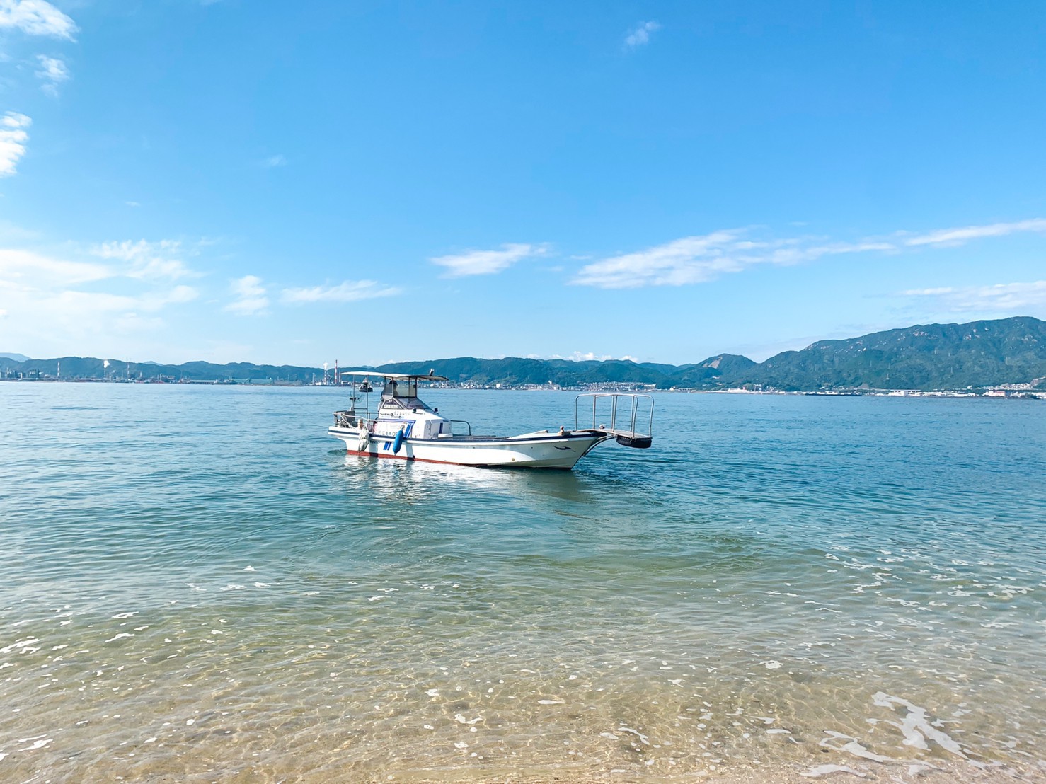 宮島周囲の澄んだ海水