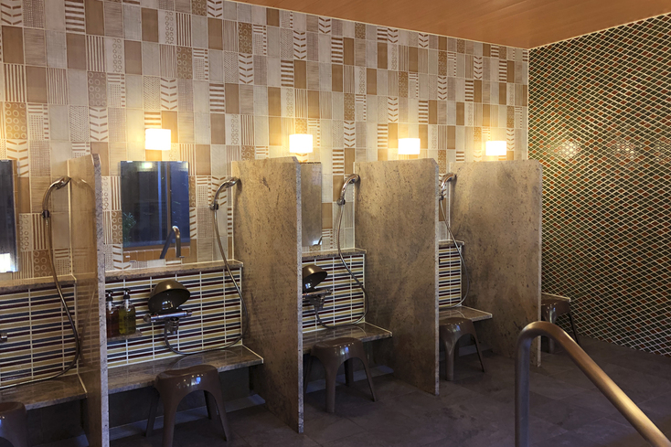 女性大浴場は柔らか色のモザイクタイルがアクセント♪