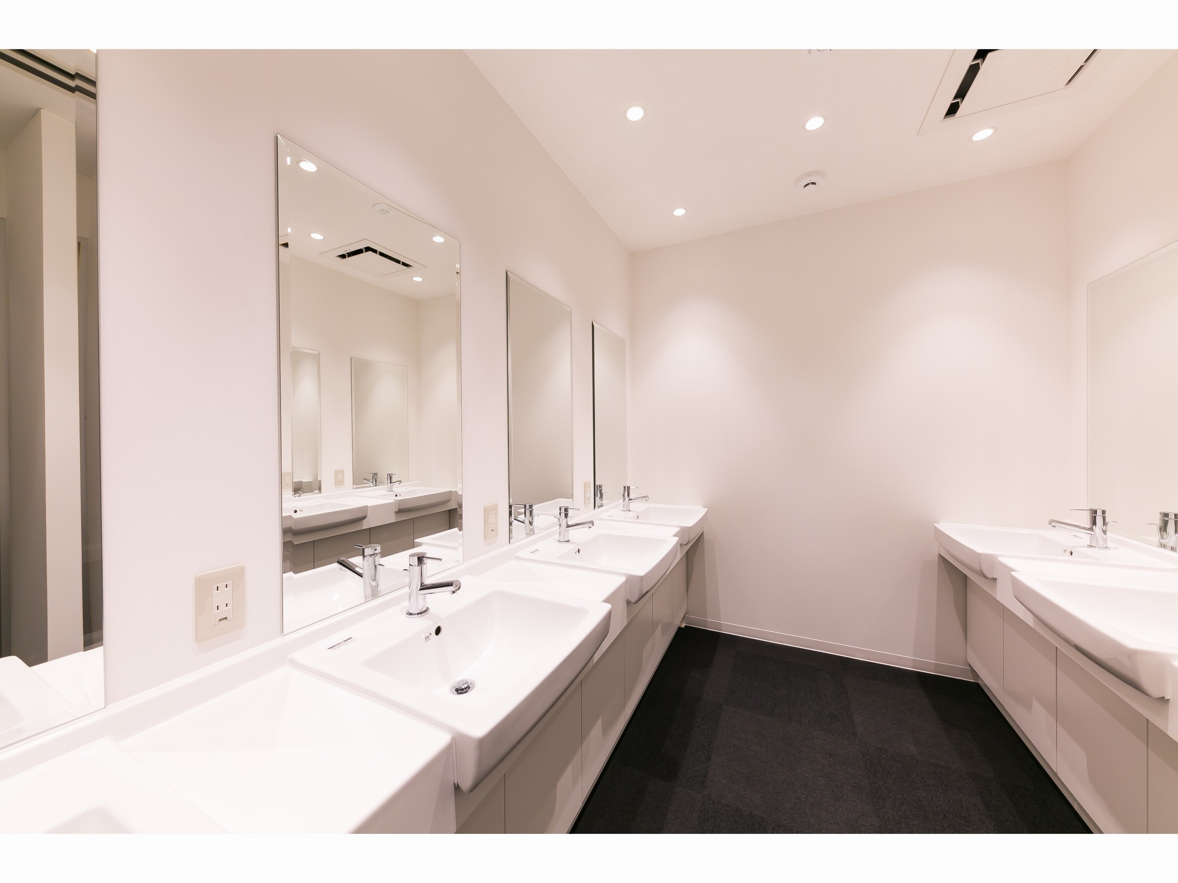 Capsule Hotel Valie Osaka Namba Ebisu-cho Image 5, Osaka, Japan