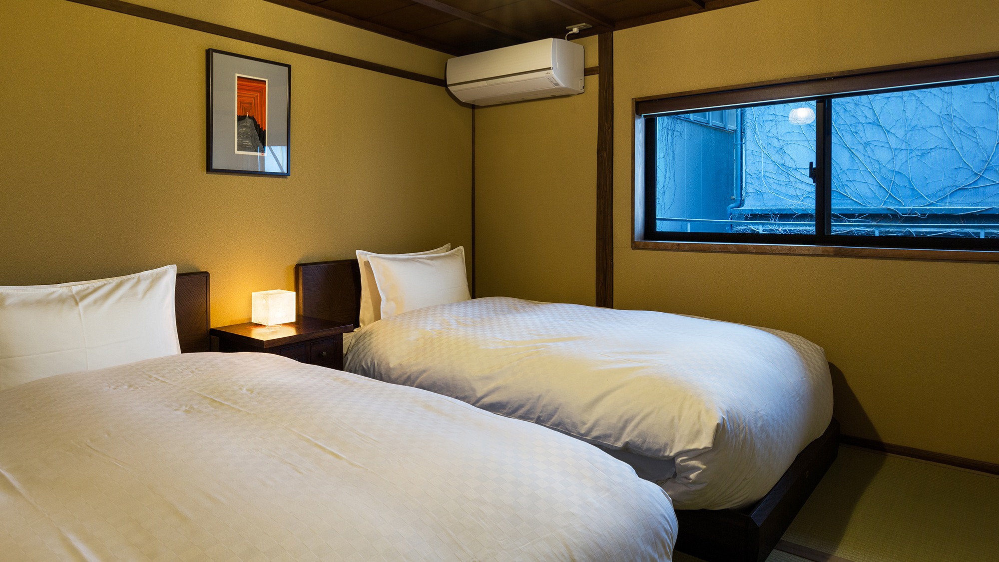 【Hokomachi】2階寝室シモンズ製ベッド2台のシングルベッドをご用意