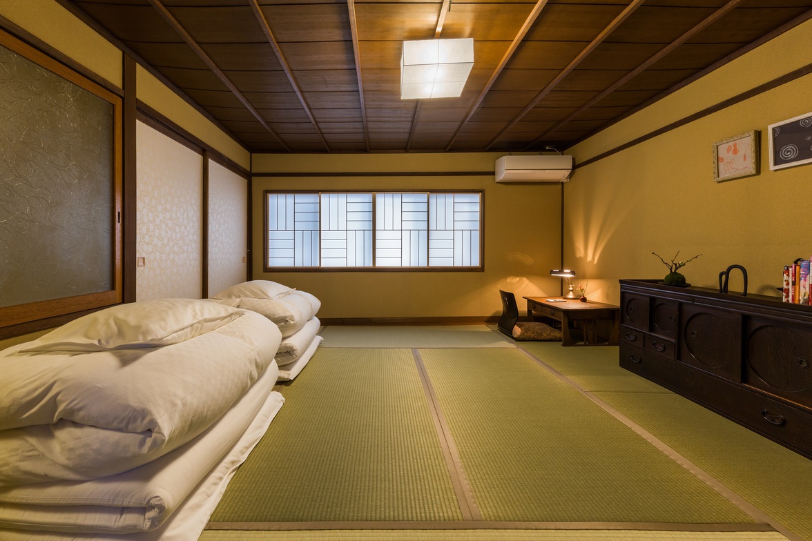 【Hokomachi】2階寝室：お布団で3名様おやすみいただけます。