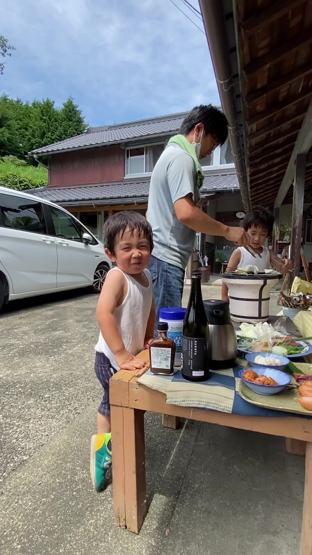 脇屋の軒下で七輪BBQ