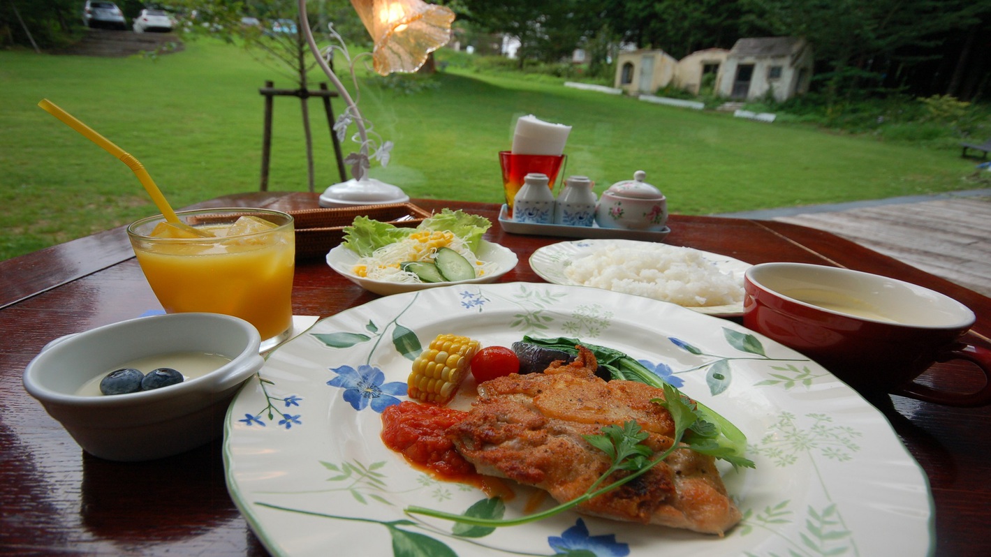 お肉料理一例「鶏もも肉のソテー」