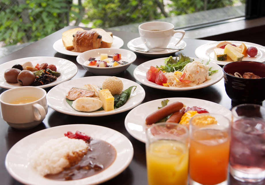 お好きな物をお好きなだけ 人気の朝食バイキング