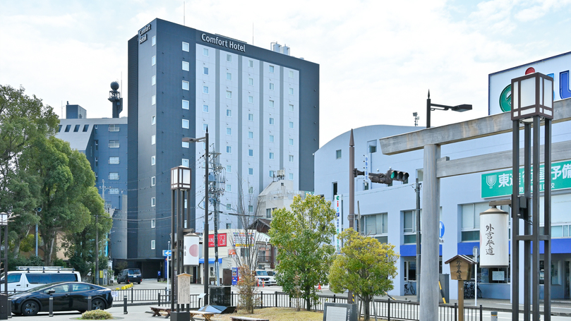 【駅からの風景】伊勢市駅南口（外宮側）を出るとホテルは目の前です