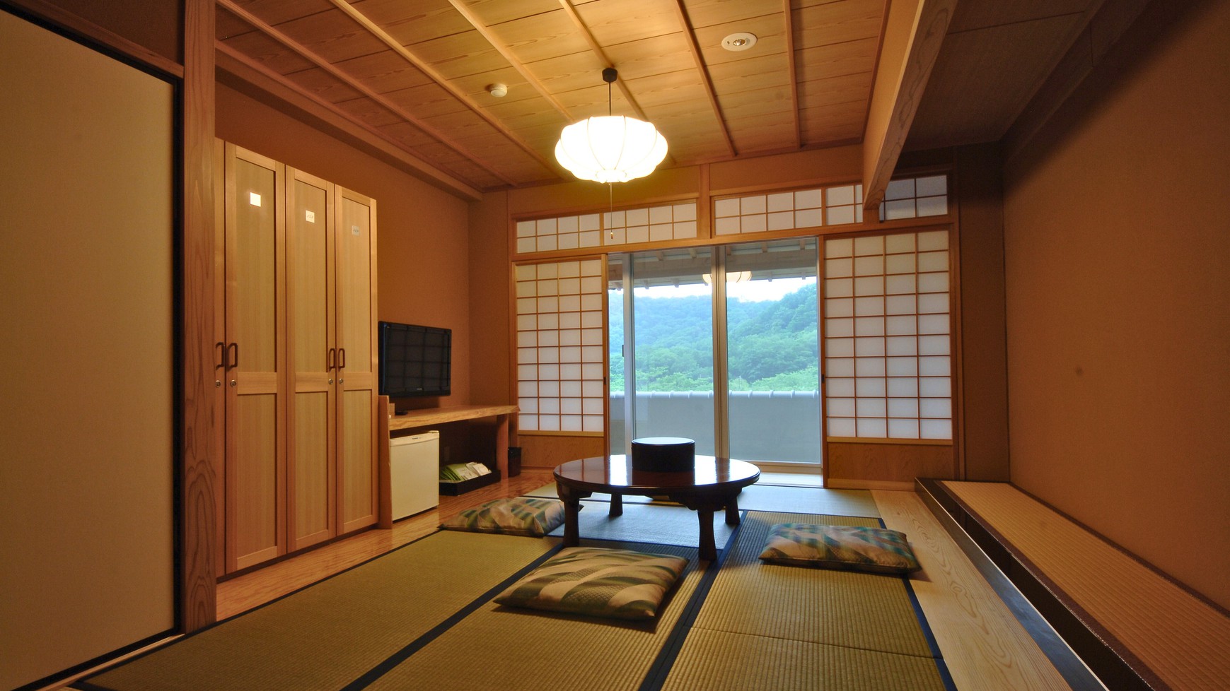 和室6〜8畳景観の良い純和風のお部屋です