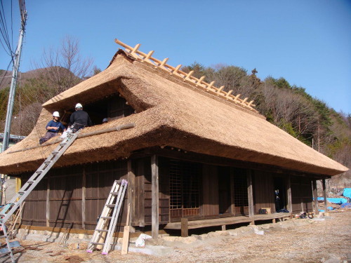 兜屋根の古民家（芦川村）