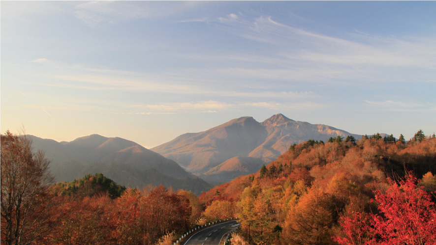 レイクラインから磐梯山紅葉イメージ
