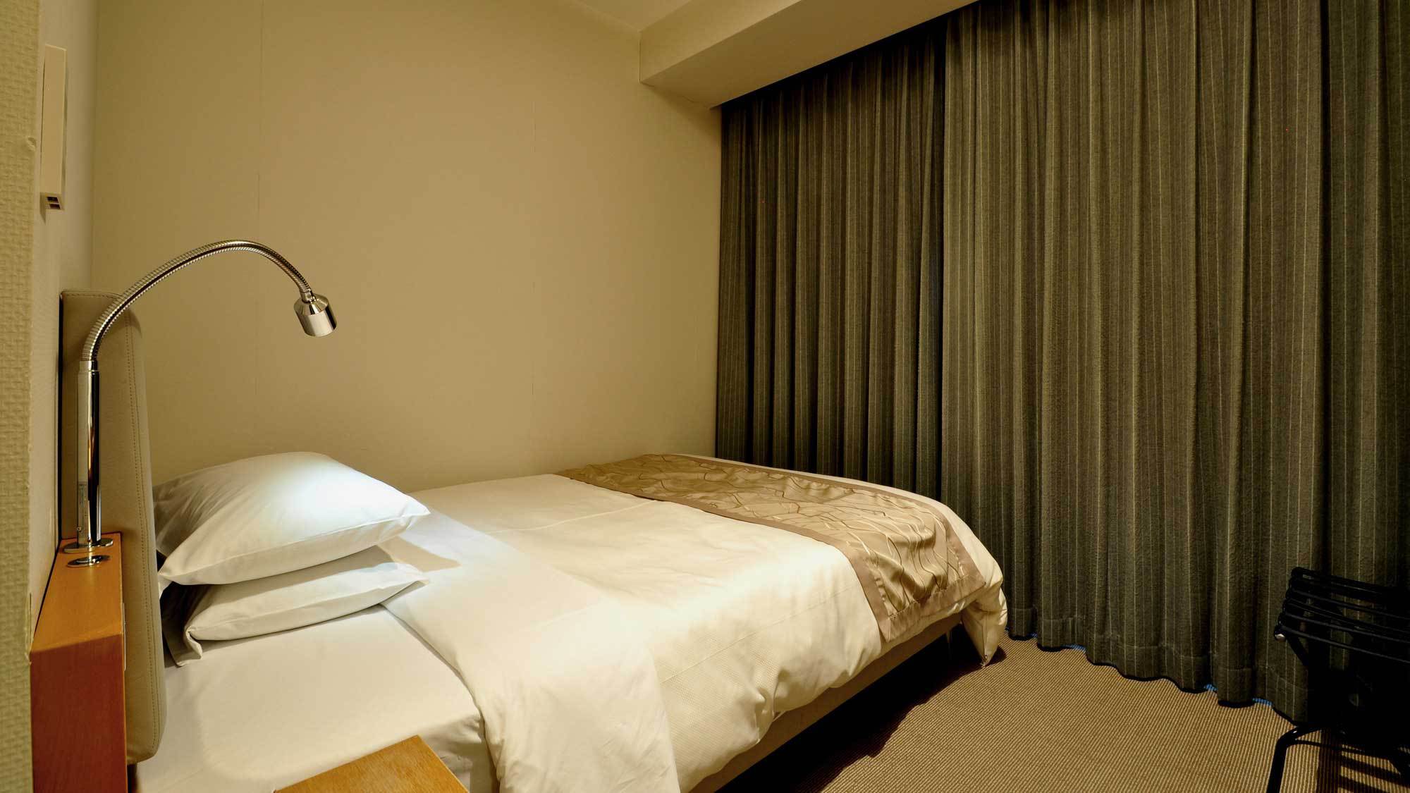 【スタンダードシングル】夜の室内2