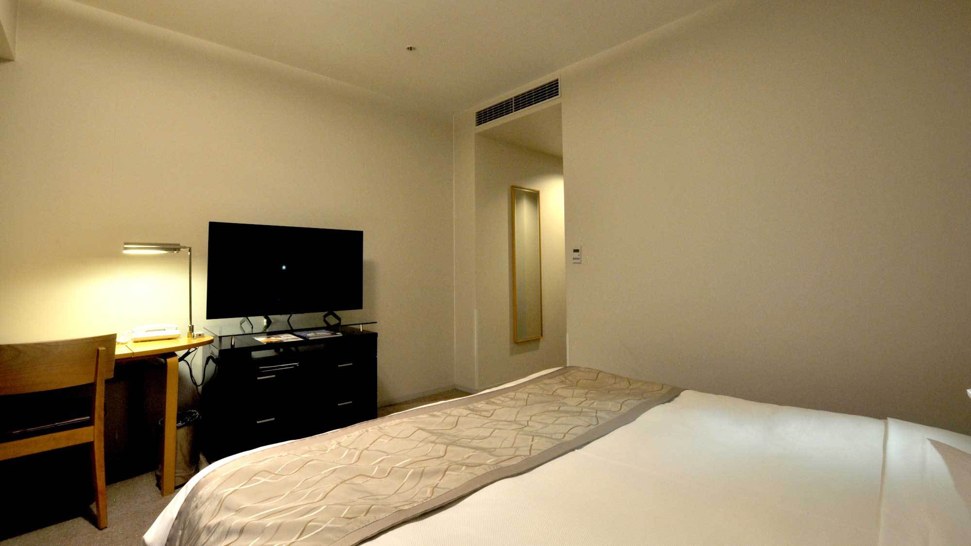 【スタンダードダブル】夜の室内3