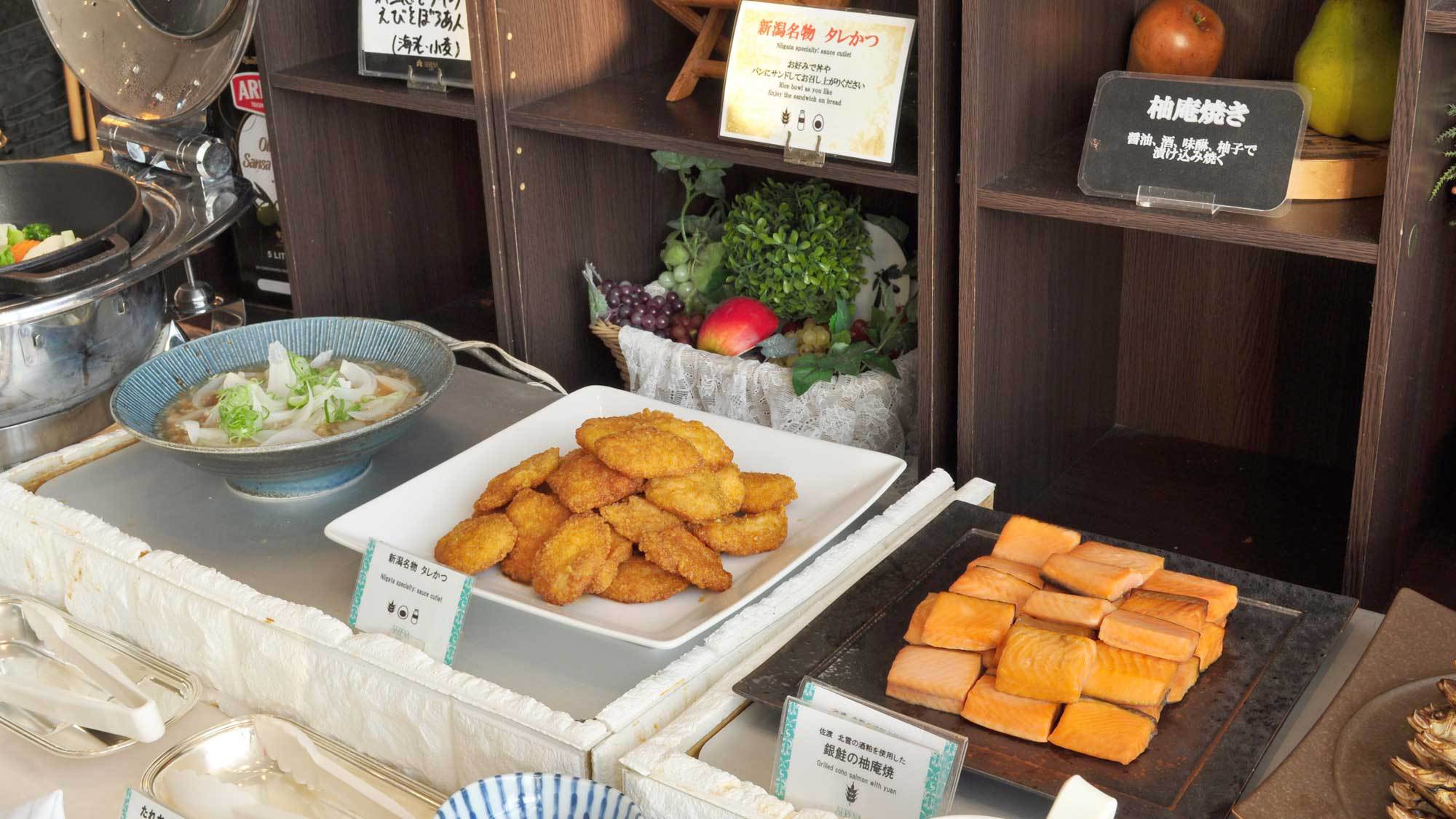 【朝食】日替わりメニューや名物をお楽しみいただけます