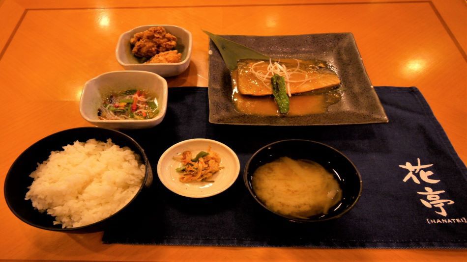 サバ味噌定食