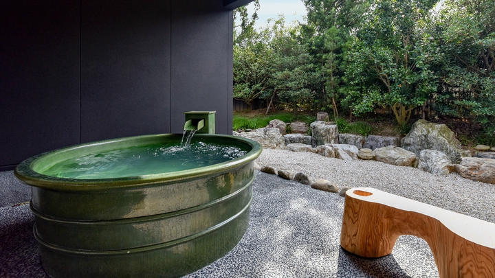 **【部屋・露天風呂(さくら)】名湯・榊原温泉を当館でお愉しみいただけます