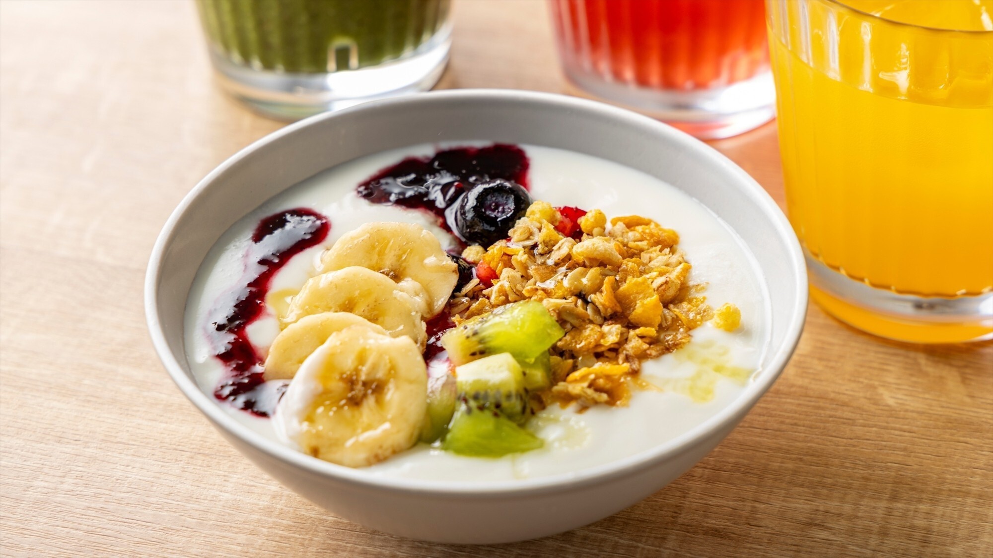 【ブレックファースト】メニュー一例：ヨーグルトやコンフィチュールのヘルシー&フレッシュなデザート