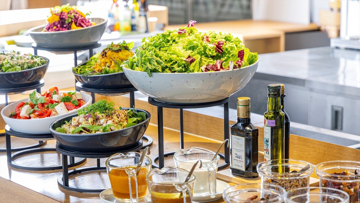 【ブレックファースト】サラダ&デリカ・フルーツ ハーフビュッフェイメージ