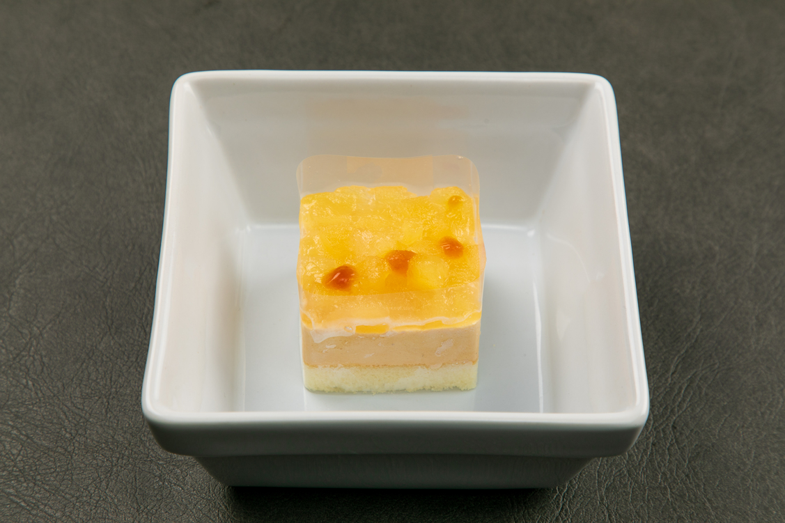 りんごのムースケーキ