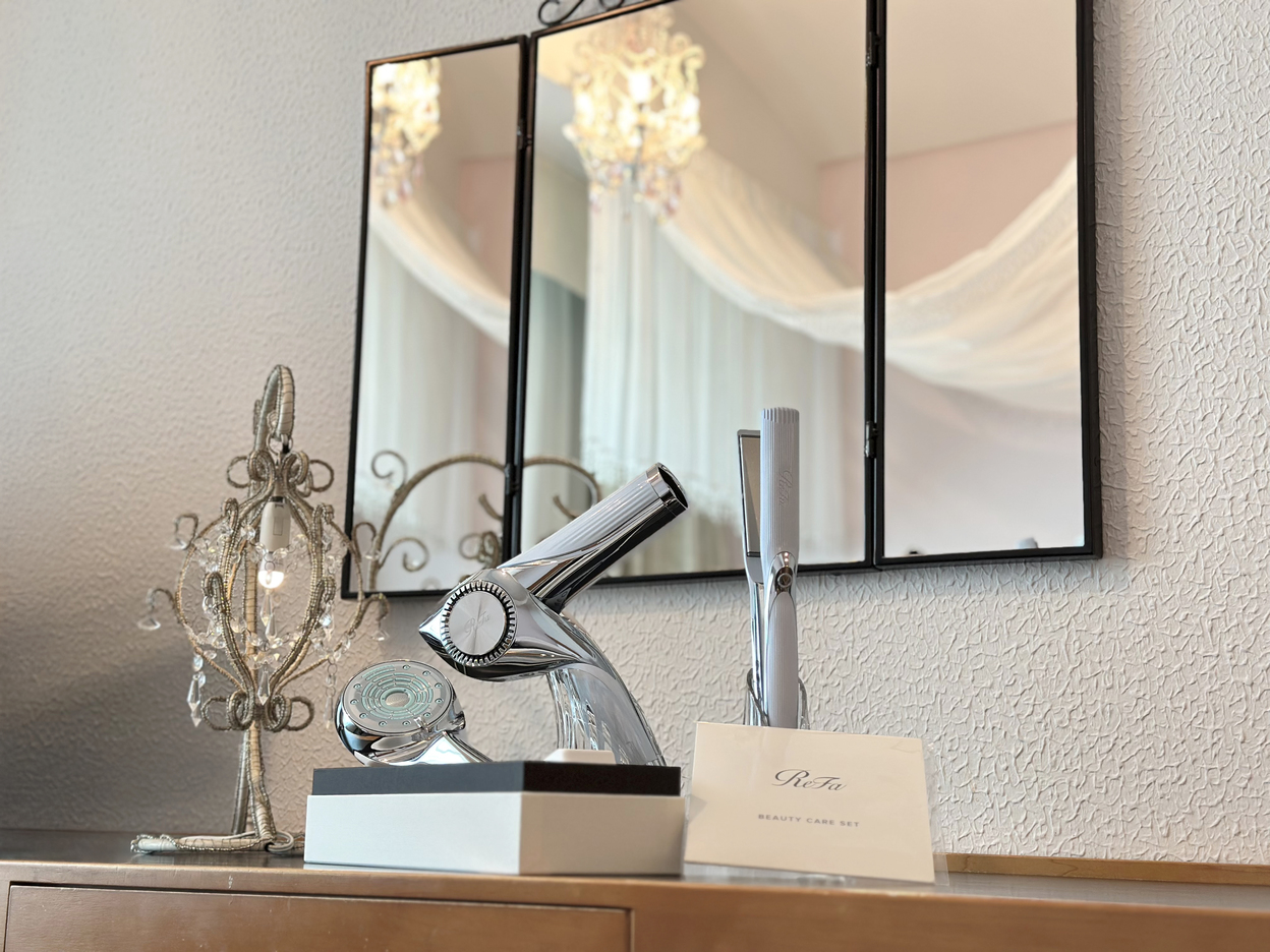 レディースルーム・スィートルームに「ReFa」を導入しました