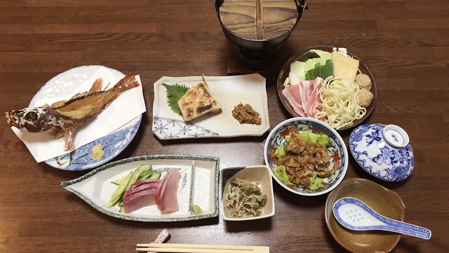 【夕食一例】壱岐のお刺身など魚料理中心の和定食