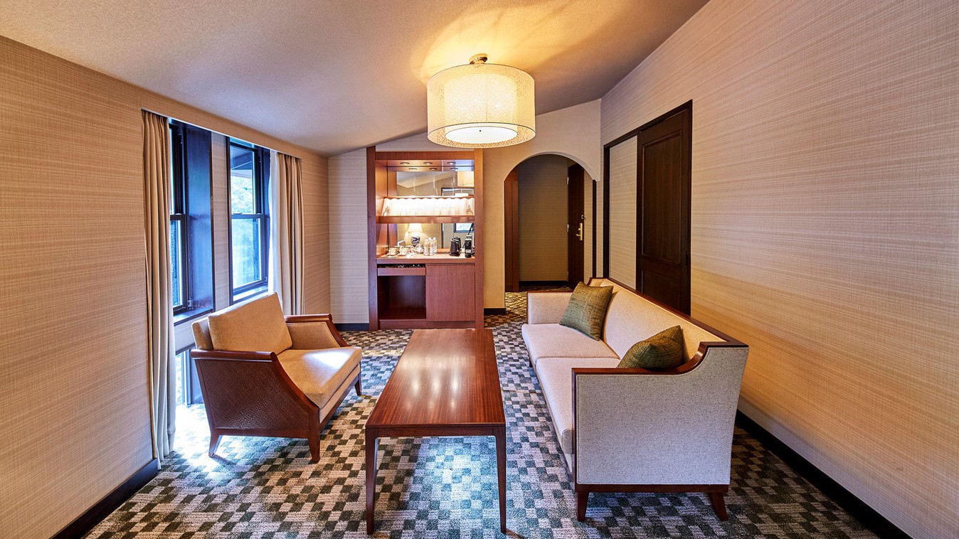 和洋室プレミア／66.9㎡／当ホテルに1室のみの、ホテルの機能性と旅館の寛ぎを兼ね備えた客室