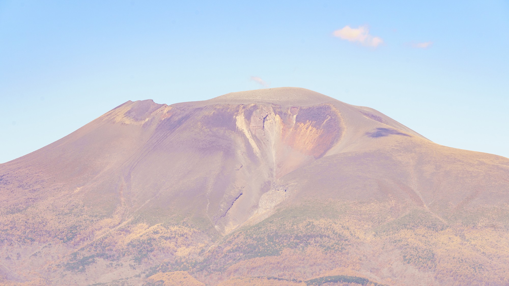 天気が良く空気が澄んだ日だけ見える浅間山のハートマーク。恋愛の絆を結ばせる力があるとも言われています