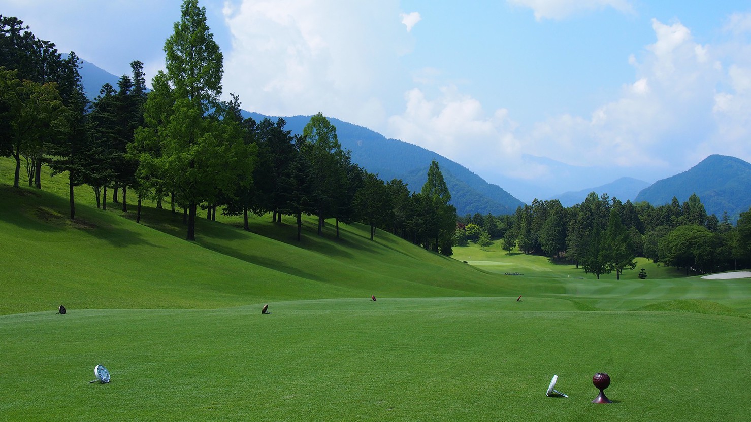 ゴルフ場優待／ご宿泊のお客様は近隣の提携ゴルフ場を優待料金にてご利用可能です。
