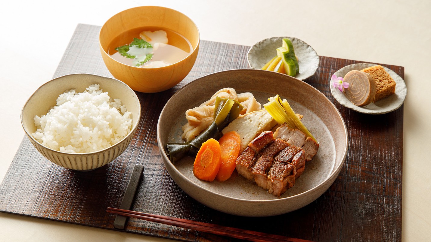 【まーぐん食堂】ランチの場所に。メニュー一例切干し野菜と豚角煮定食現在休業中です。