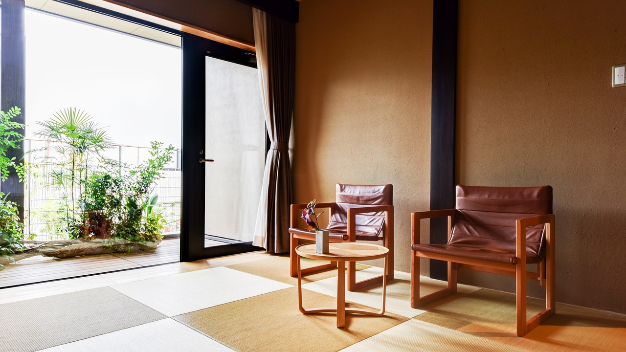 *【NISHI】畳用の低い椅子はお客様にも好評のお声をいただいております。
