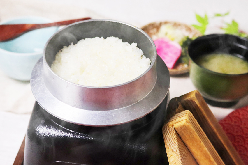 【ご夕食】釜炊きこ？飯（白米）