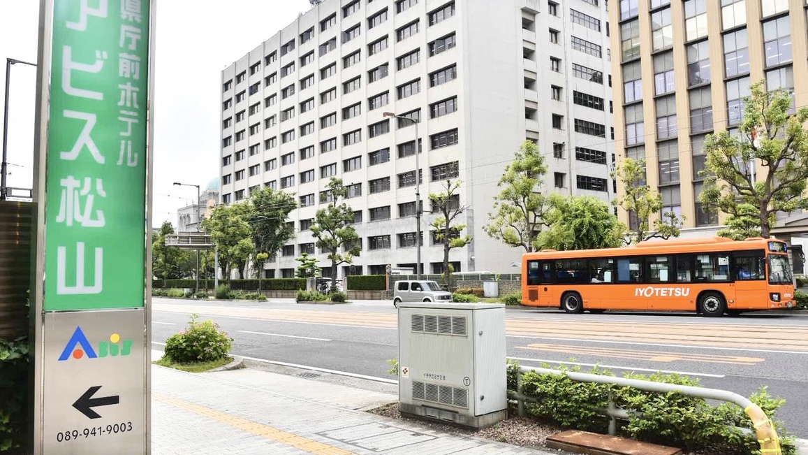 電車通りに面してます