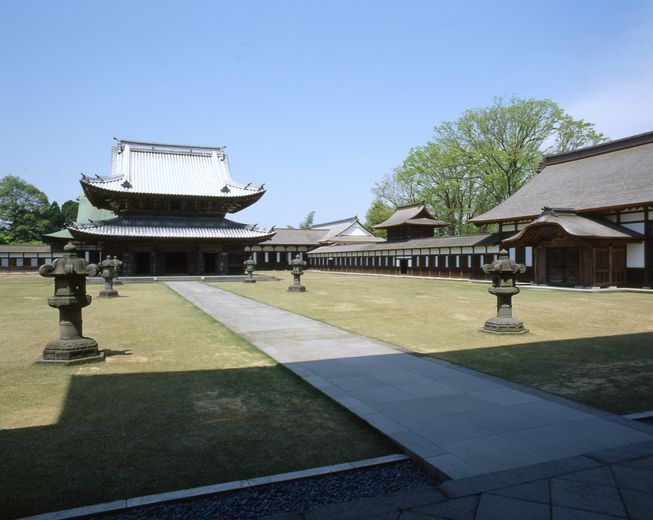 国宝瑞龍寺富山県内唯一の建造物の国宝