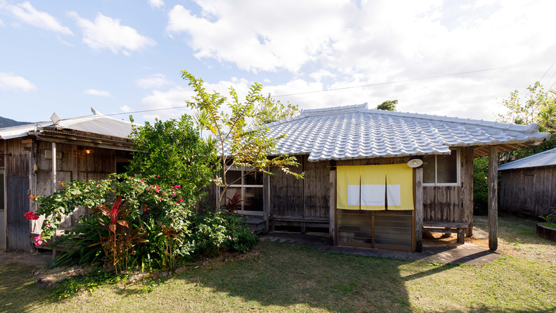 「サンゴ石小屋のある宿」自然の中に佇む