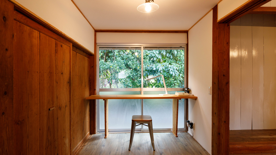 「サンゴ石小屋のある宿」読ドコロ自然の音の中で静かに読書を。