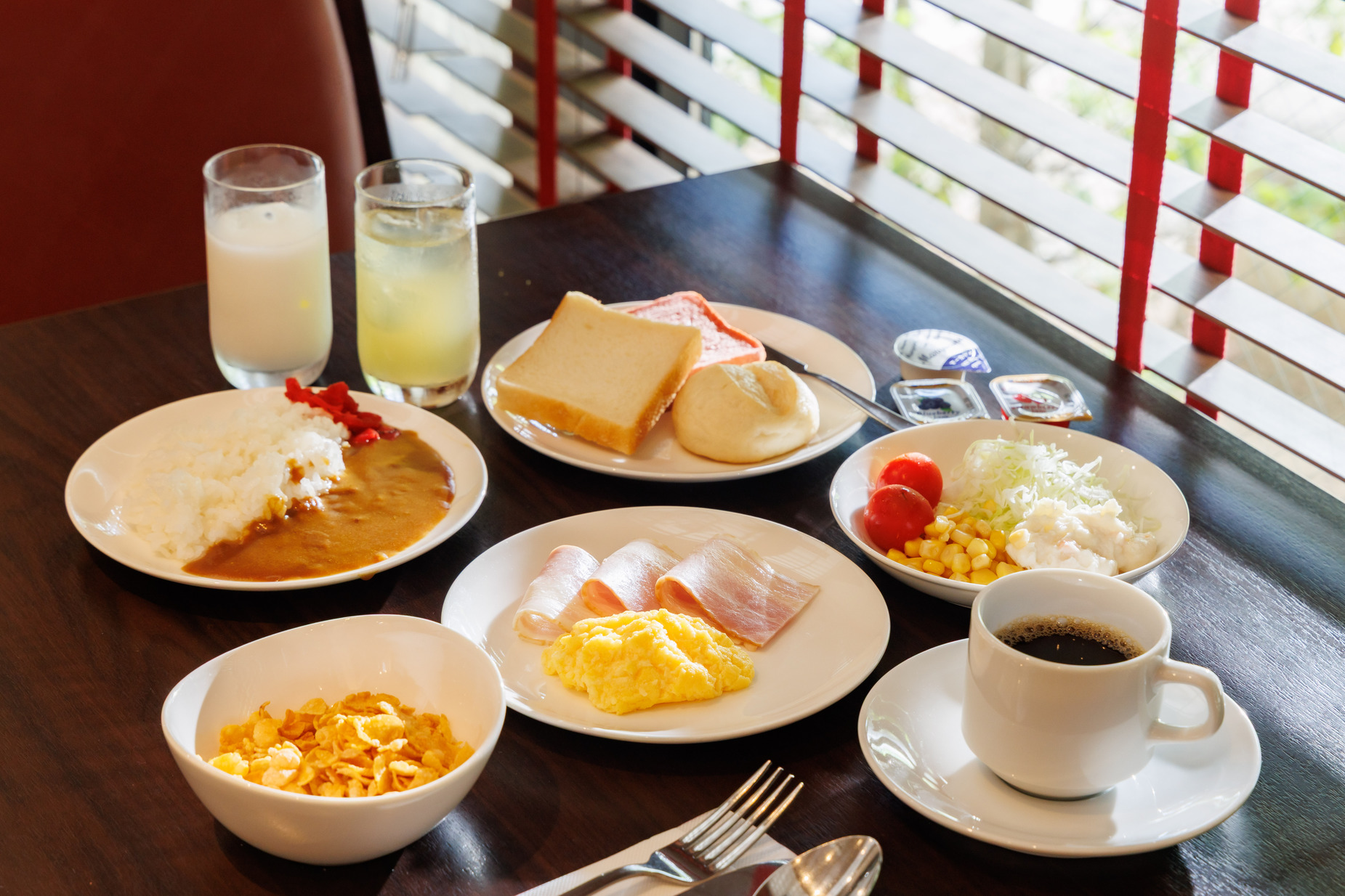 軽朝食盛付イメージ