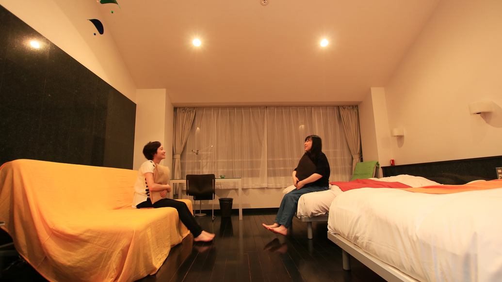 お部屋でゆっくりくつろぎながらお友達と女子トーク♪(^^)