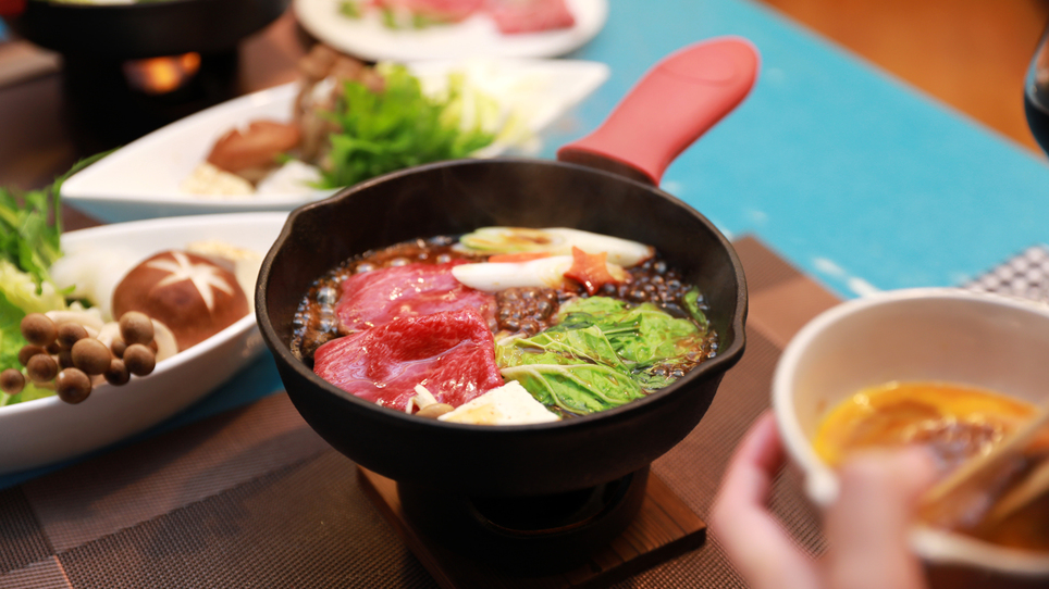 かわいい一人サイズのスキレットで食べる但馬牛すき焼き♪