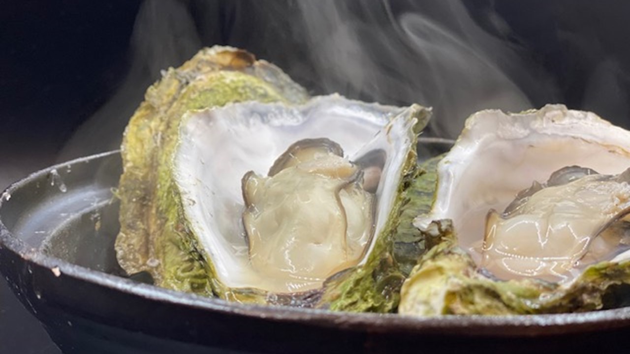 牡蠣の土鍋蒸し焼き