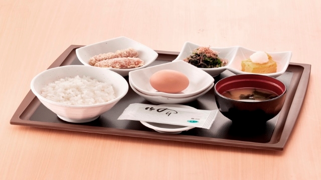 １階「天丼てんや」朝食名古屋コーチン卵かけご飯