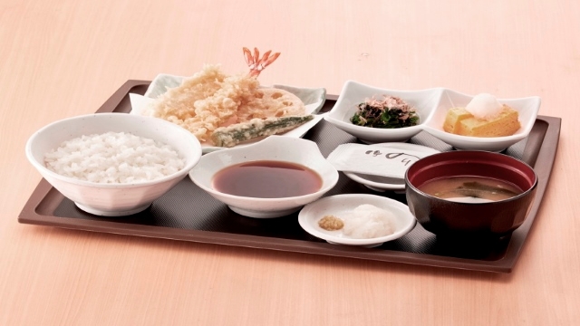 １階「天丼てんや」朝食天ぷら朝定食