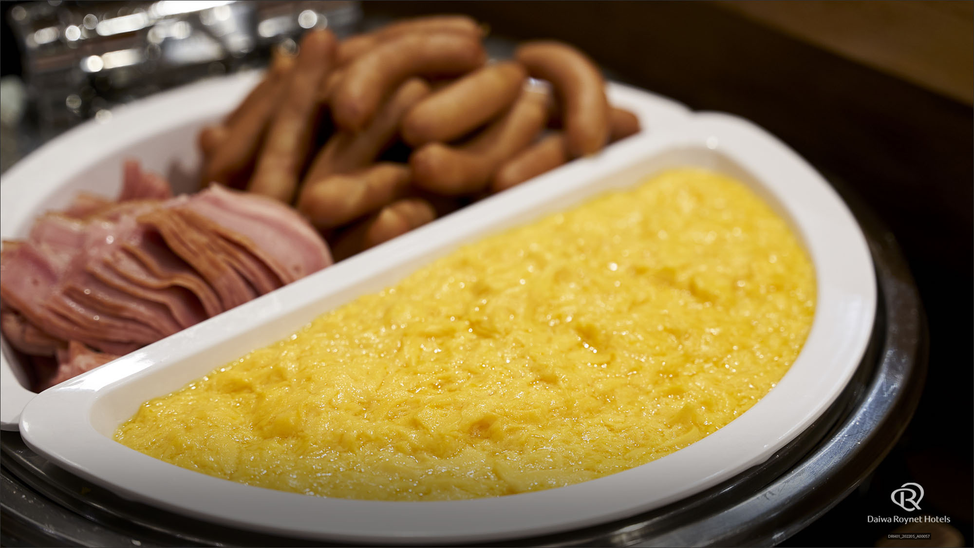 朝食（スクランブルエッグ・ベーコン・ソーセージ）/朝食時間6：30〜10：00（最終入店9：30）